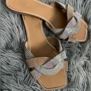 Aldo flat sandal with 1 in wedge 👡